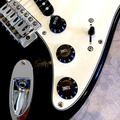 Peavey Raptor I: Old School Shredder with a few tricks up its sleeve! image 4