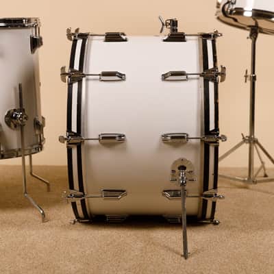 1970s Rogers "New England White" Drum Set 14x22 9x13 16x16 image 2