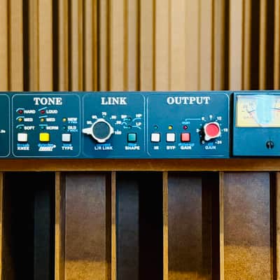 API 2500 Stereo Bus Compressor 2000 - 2019 - Black image 1