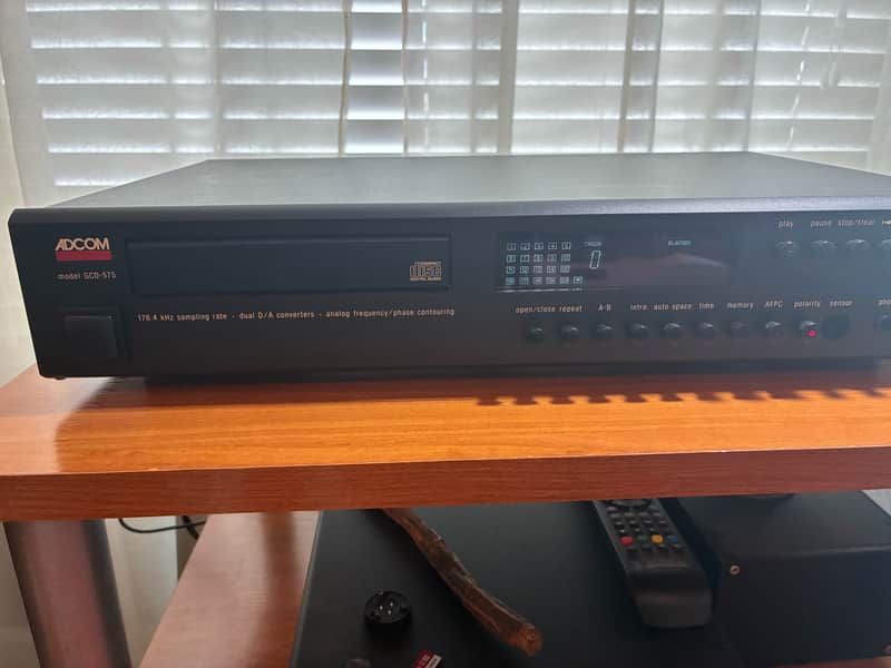 Adcom GCD575 TDA1541 - TDA1541! See Video!