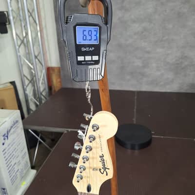 Squier Sonic Stratocaster 2026 Ultraviolet weighs 6.93 pounds image 7