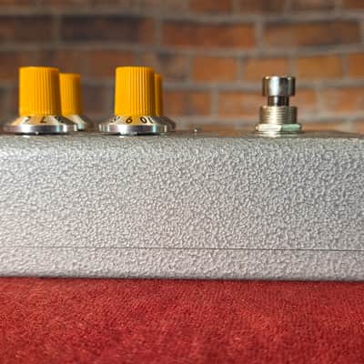Fender Hammertone Distortion Hammered Metal w/ Original Box image 4