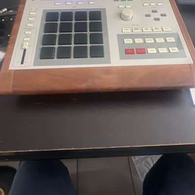 Akai MPC3000 MIDI Production Center 1993 - 2001 - Grey