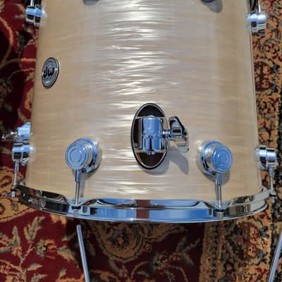 DW Collector's Series VLT 4 Piece Drum Shell Pack W/ Bags 13/16/18/24 - Creme Oyster (C013-8) image 15