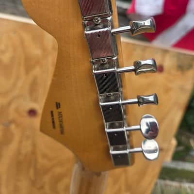 2018 Fender Classic player 60s stratocaster - Gloss polyurethane W/gig bag and extras image 8