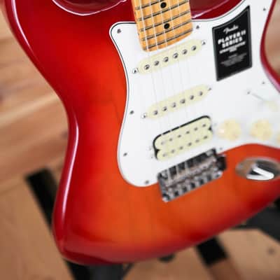 Fender Player II Stratocaster HSS - Aged Cherry Burst image 6