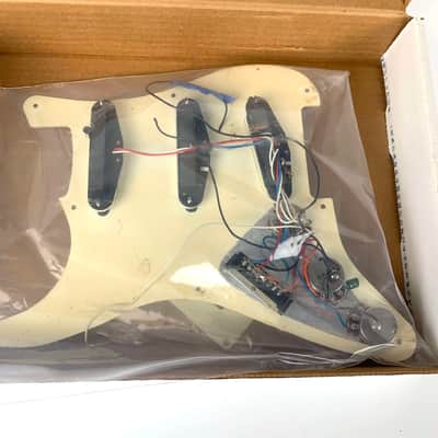 Fender Strat 1989 - Lake Placid Blue - Made in Japan. Dragonfire Pro Series  HSS set up installed.Original white guard S/S/S with factory electronics included. image 18