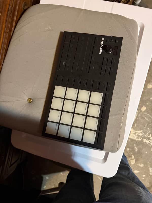 Native Instruments Maschine Mikro Mk III 2024 - Black image 1