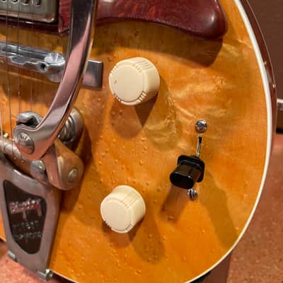 Williams Guitars USA Western PA 2023 - Vintage Yellow with Bigsby image 2