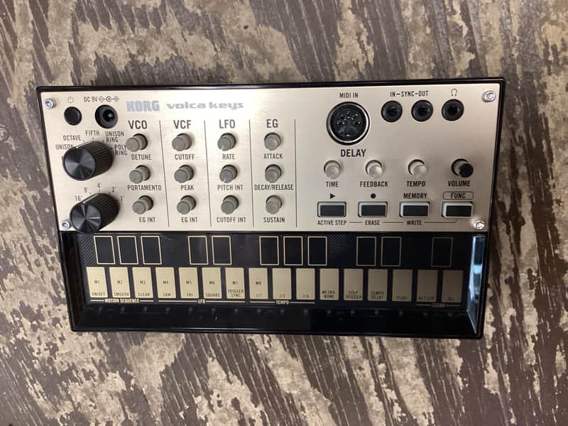Korg Volca-Keys Analogue Loop Synth 2000s - Black image 1
