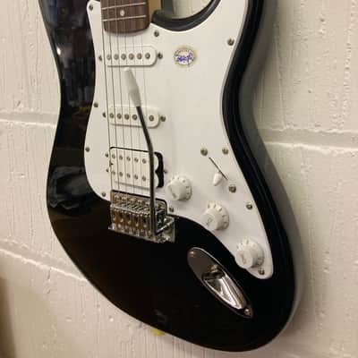 Squier Bullet Strat 2010 - Black image 6