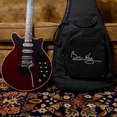 Brian May Guitars Brian May Guitars Rightone Strap BM Book Red Special Pack image 2