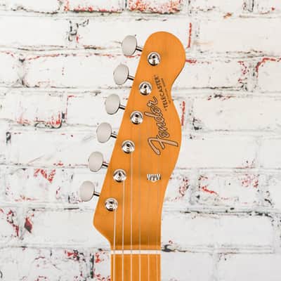 Fender - Vintera III Mid '60s Telecaster - Electric Guitar w/ Maple Fingerboard - 3-Color Sunburst - w/ Deluxe Gigbag image 3
