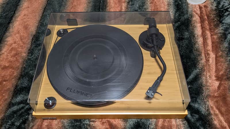 Fluance RT82 Reference Turntable with Ortofon OM10