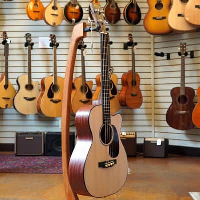 Martin 000C Jr E Bass Spruce/Sapele Acoustic-Electric Bass Guitar Natural w/Padded Gig Bag image 5
