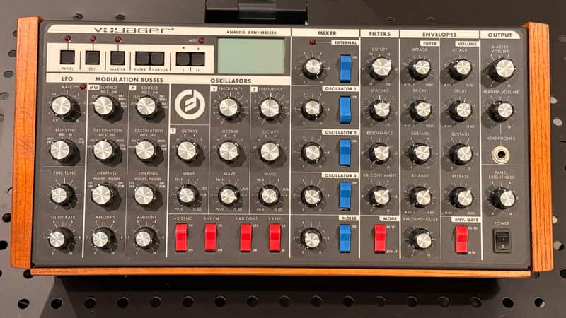 Moog Minimoog Voyager RME Rack Mount Edition Monophonic Synthesizer 2005 - 2015 - Black image 1
