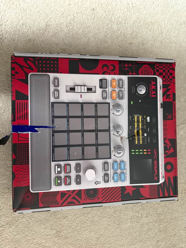 Akai MPC SAMPLE 2025 - Silver image 1