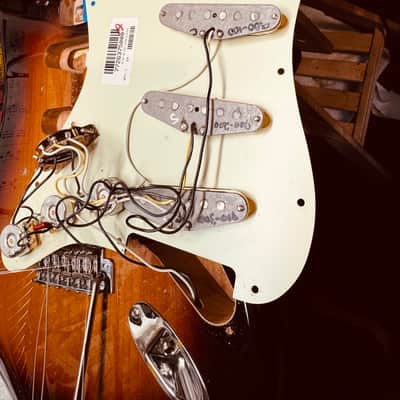 Fender Vintera II '60s Stratocaster with Rosewood Fretboard 2023 - 2026 - 3-Color Sunburst image 17