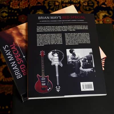 RED SPECIAL Book / Libro BRIAN MAY'S RED SPECIAL. LA HISTORIA DE LA GUITARRA CASERA QUE SACUDIÓ A Q image 3