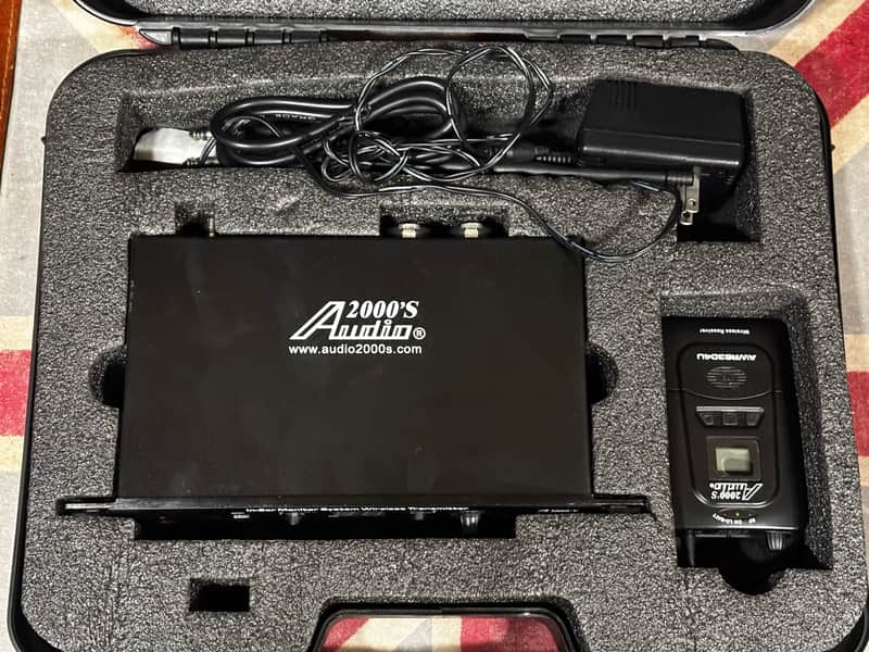 Audio2000'S AWR6304U w Case image 1