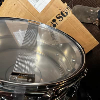 Ludwig "Super Ludwig" Chrome over Brass Snare Drum - 5 x 14-inch image 5