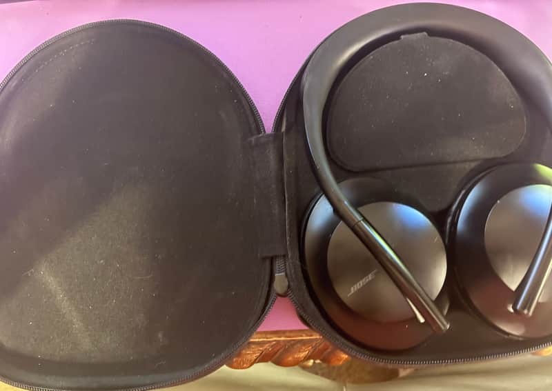 Bose Headphones 700 Wireless Noise Canceling Headphones image 1