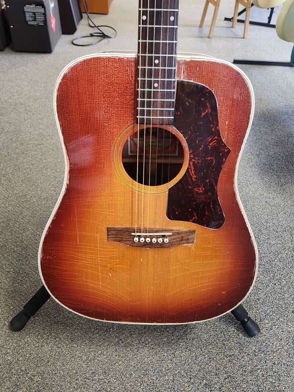 Vintage 1973 Gibson J-45 Deluxe Acoustic Guitar - Sunburst w/ Pickup and Hardshell Case