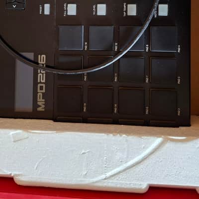 Akai MPD226 2015 - Present - Black image 5