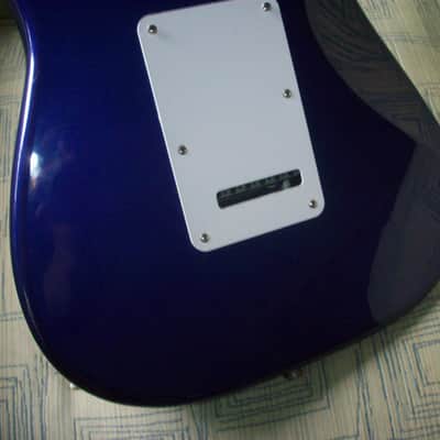 Fender Standard Stratocaster with Maple Fretboard 1998 - 2001 - Midnight Blue image 9