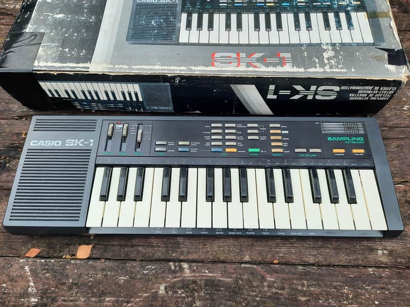 Casio SK-1 32-Key Sampling Keyboard 1986 - Black image 1
