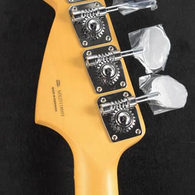 Fender Player II Mustang Bass PJ Polar White Maple Fingerboard image 6