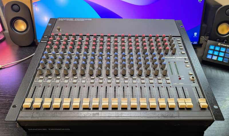 Mackie CR1604 16-Channel Mic / Line Mixer image 1