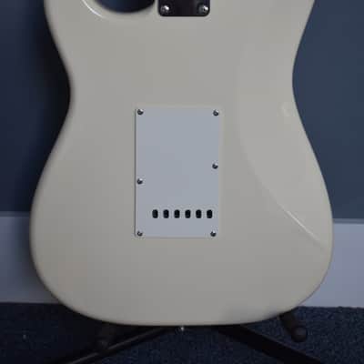 Fender JV Modified '60s Stratocaster 2022 - Present Olympic White image 4