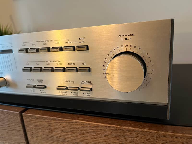 RARE Mitsubishi Preamplifier DA-P30 1979 - Argent brossé