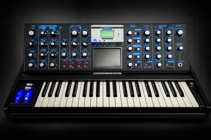 Moog Minimoog Voyager Electric Blue Edition 44-Key Monophonic