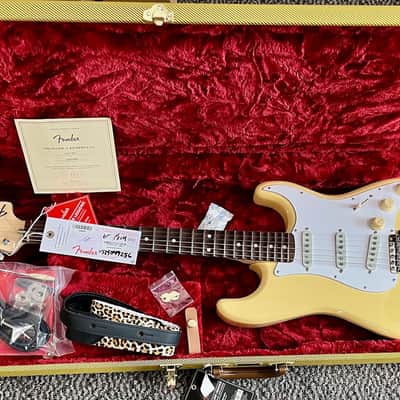 Mint Fender Yngwie Malmsteen Stratocaster White Electric Guitar, Scalloped board image 1