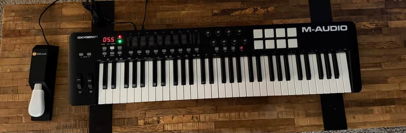 M-Audio Oxygen 61 MIDI Keyboard Controller 2021 - Present - Black image 1
