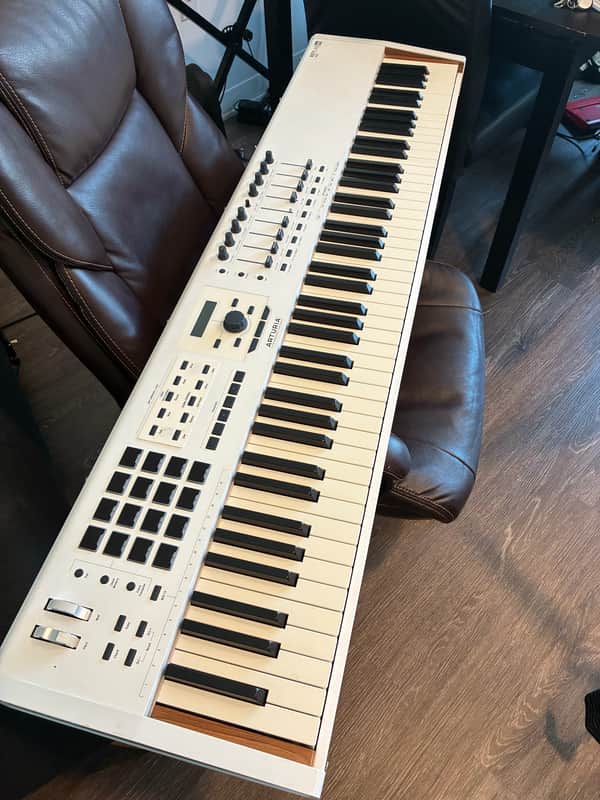 Arturia KeyLab 88 MkII MIDI Controller 2019 - Present - White image 1