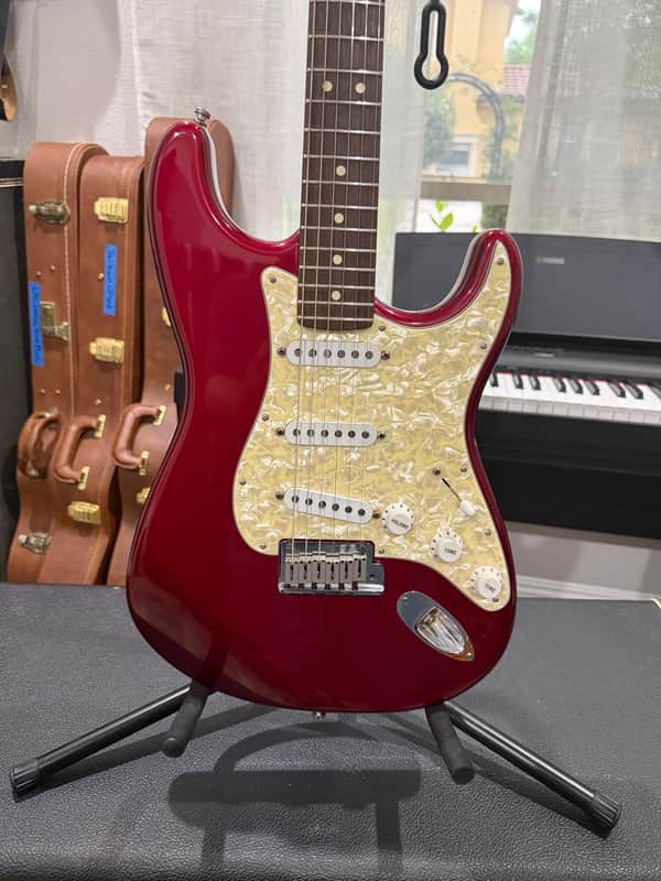 Fender American Hot Rod Roadhouse Stratocaster with Rosewood Fretboard 1997 - 2000 - Candy Apple Red image 1