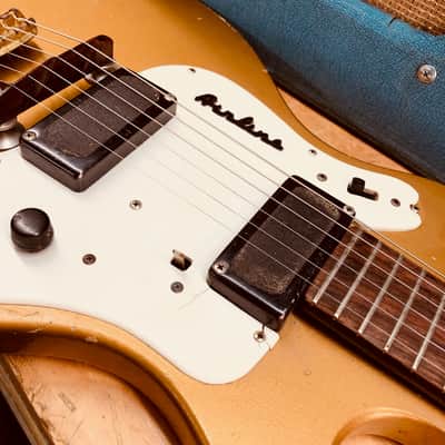 Airline 7214 1960's Mini Electric Guitar with 5-Watt Amp Case image 2