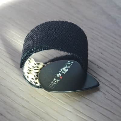 Thumb Pick - Jesse Kinch Signature Crossover - Black image 3