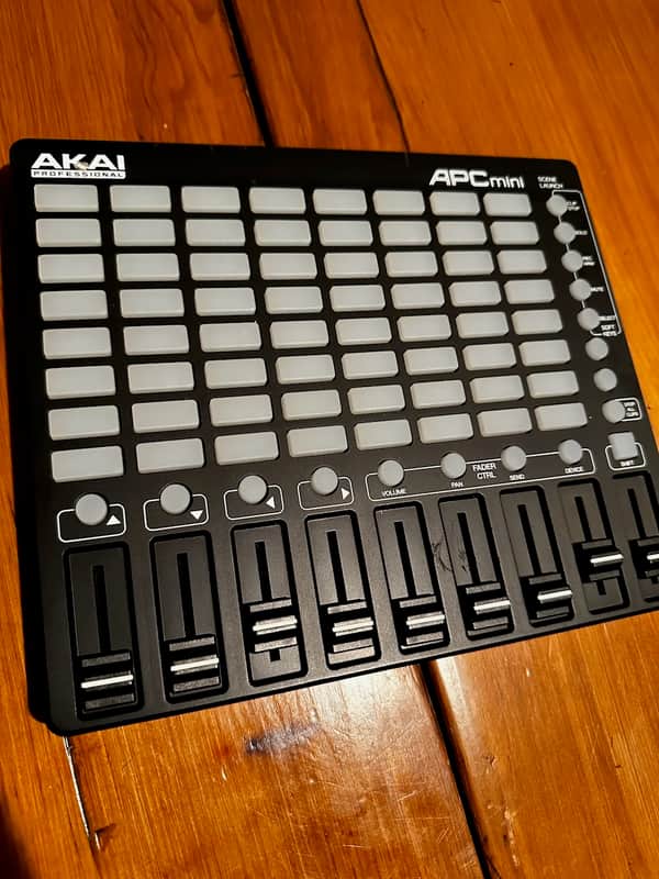 Akai APC Mini 2010s - Black image 1