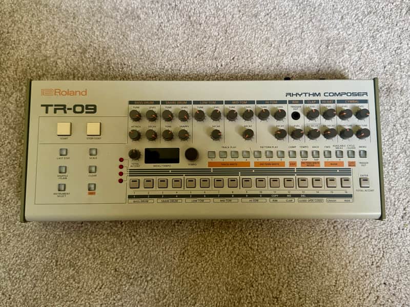 Roland TR-09 Rhythm Composer 2017 - Present - White image 1