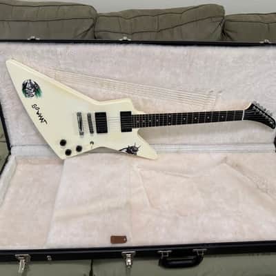 Gibson Guitar Of The Week #47 '84 Explorer Reissue 2007 - Alpine White image 2