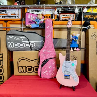 Mooer Guitars MLT10 (Travel/ Short Scale) CANDY PINK 2025 Super Light 2,5Kg image 2