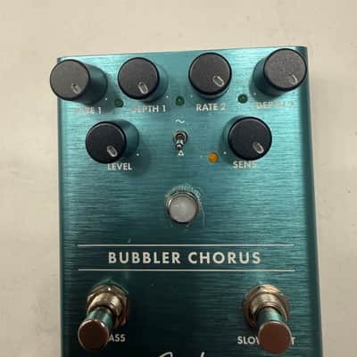 Fender Bubbler Analog Chorus Guitar Effect Pedal + Box image 3