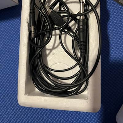 Blue Yeti Multipattern USB Microphone 2010s - Silver image 3