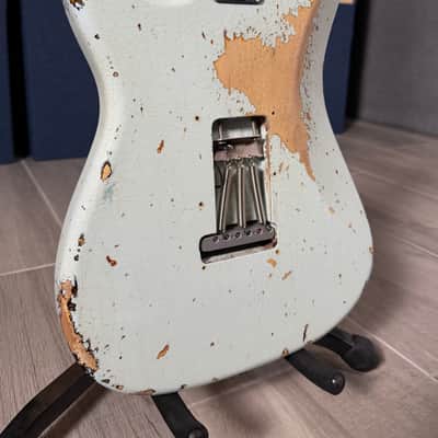 Fender 1960 Stratocaster Heavy Relic Sonic Blue over Sunburst 2023 image 13