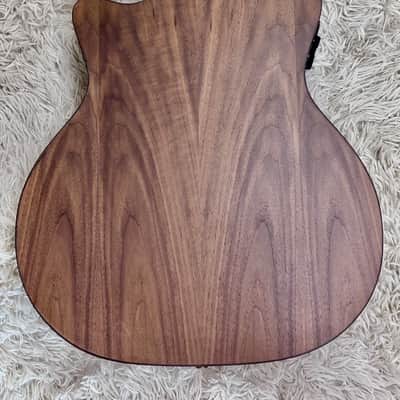 Tagima Olive Grace EQ-NTOP Acoustic Guitar w/HS Case - Natural Finish - B stock image 5