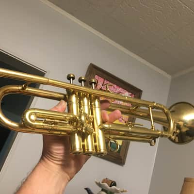 SUMMER DEAL CONN TRUMPET RARE 8B 1934 GUSTAT SYMPHONY GRAND COMPRESSION FINE NO BAD DENTS OR PRIOR REPAIRS , OK CASE , MUTES , MOUTHPIECE image 5
